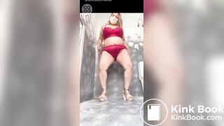 Chubby Indian Auntie Loves to Show Us Her Defecation