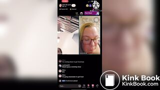 British Bbw takes a live dump and wipes