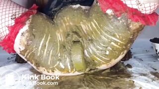 Messy solo scat play