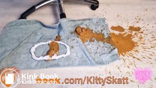 Poop and piss in pantyhose! - video 2
