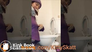 Smelly piss and shit on the toilet!