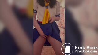 Sakura K. stinks it up with her gorgeous turds!