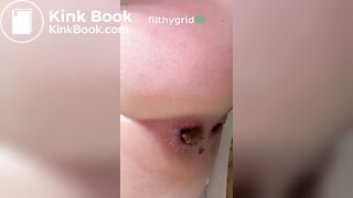 Jewell's ass pooping on toilet