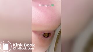 Jewell's ass pooping on toilet