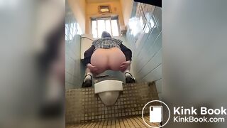 Japanese Pooping Selfie