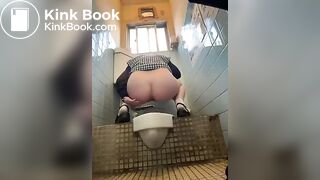 Japanese Pooping Selfie