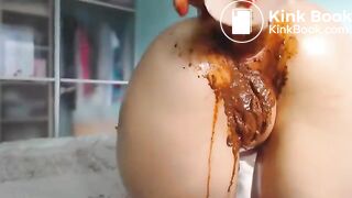 Beautiful scat girl - video 6