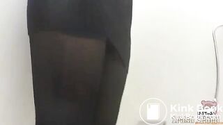girls pooping - video 15