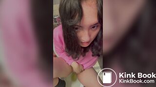 (1/15/26) Nasty girl rubs herself and shits