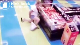 Woman shit diarrhea in the supermarket