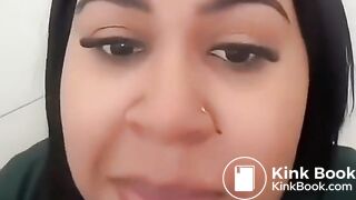 Brazilian woman urgently diarrhea on work toilet
