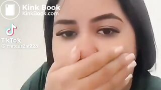 Brazilian woman urgently diarrhea on work toilet