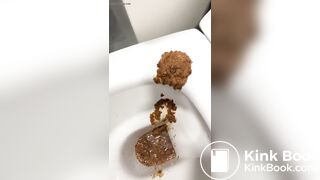 Hot MILF spreads her ass on the toilet
