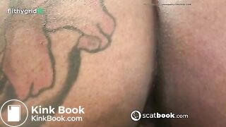 black woman shows her ass while pooping - video 3