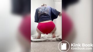 Shit in Red Panties - video 2