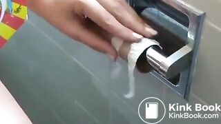 Girl pooping on toilet - video 409