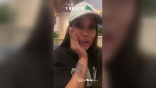 Ebony destroy public toilet