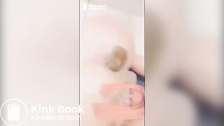 Girl pooping - video 214