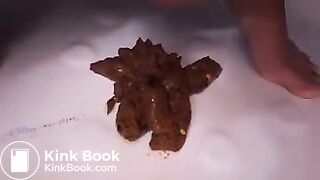 Cute girl scat-video2
