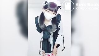 The smelly poop of a cute maid
