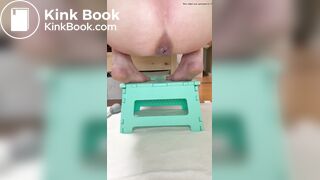 Video of a Japanese woman holding her poop (episode 1)