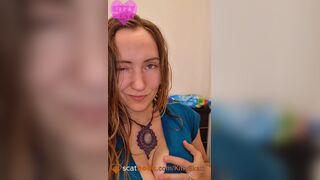 Pooping - video 701