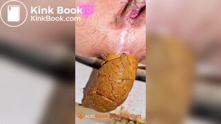 Pooping - video 701