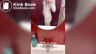 Sexy girl shitting a big one