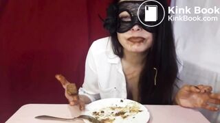 PAWG enjoys her shitty meal
