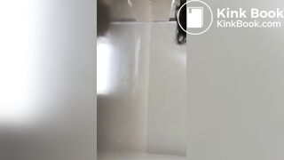 Milf pissing - video 12