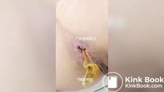 Asian girl Pooping - video 5
