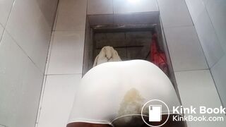 Shorts Poop - video 2