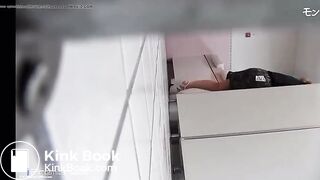girl pissing and poping in the Toilette