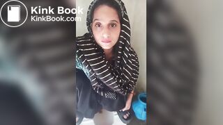 Indian Girl Pooping - video 4