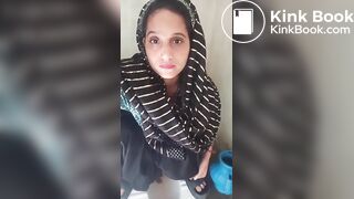 Indian Girl Pooping - video 4