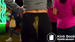 AI Blonde HOT girl mess in leggings