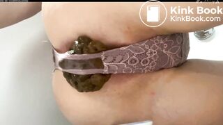 Girl poop 1 - video 8
