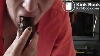 Milf sucking on a turd