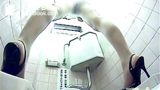 Who poops better? - Video 2