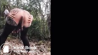 gir pooping and pissing outdoor