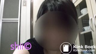 Asian girl Pooping
