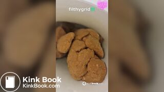 Kitty big splash on toilet