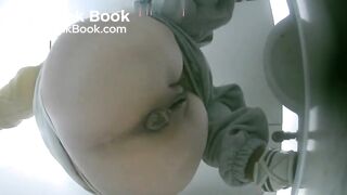 Spy pooping at a Chinese uni toilet 4