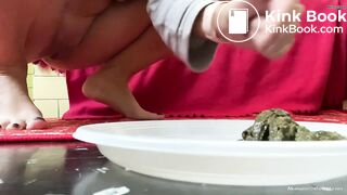 vuole nutrirti con la sua cioccolata 2