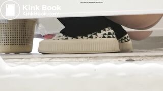 young Chinese girl quickly takes a soft thick shit