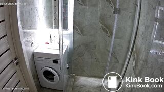 GIRL DESPERATE PEE AND PLOPS
