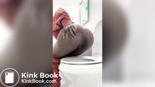 Girl pooping on toilet - video 303