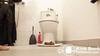 Sexy milf does a creamy poop