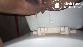 Aunty shitting - video 2