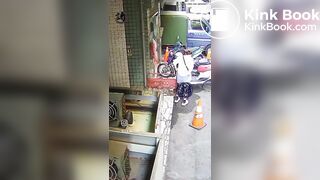 Japan girl public poop